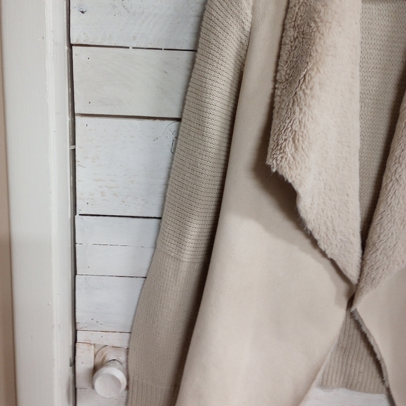 Romeo & Juliet Women's Waterfall Open Front Cardigan Size XSmall Cream - Picture 7 of 10